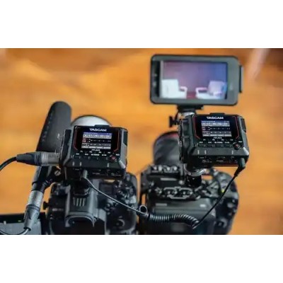 Registratore di campo con elaborazione a 32 bit e generatore di timecode